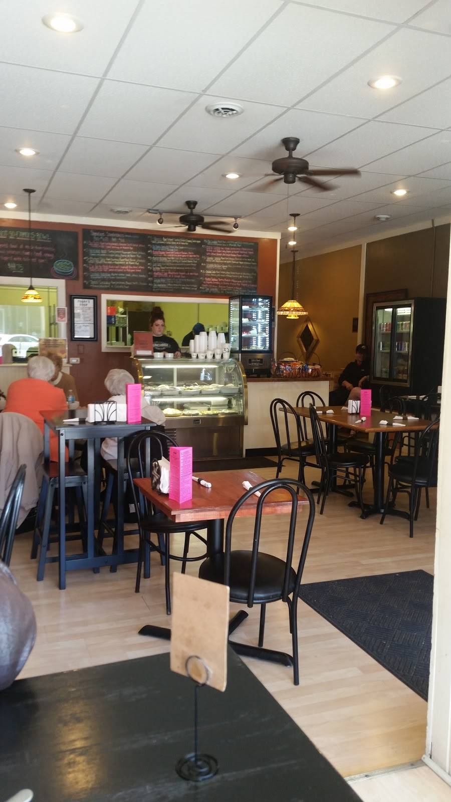 Lunchbox Market | meal takeaway | 609 2nd St, Webster City, IA 50595, USA | 5158321678 OR +1 515-832-1678