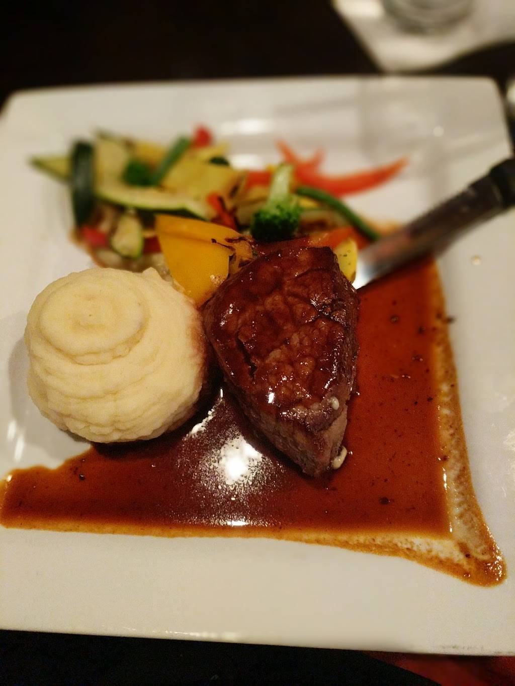 Devine Bistro | restaurant | 2465 FL-7 #300, Wellington, FL 33414, USA | 5612045432 OR +1 561-204-5432