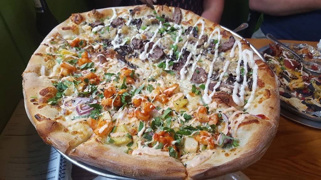 Pies & Pints - Fayetteville, WV | restaurant | 219 W Maple Ave, Fayetteville, WV 25840, USA | 3045742200 OR +1 304-574-2200