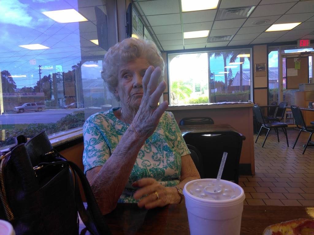 Presuttis Italian Subs | restaurant | 3600 Okeechobee Rd, Fort Pierce, FL 34947, USA | 7724657767 OR +1 772-465-7767