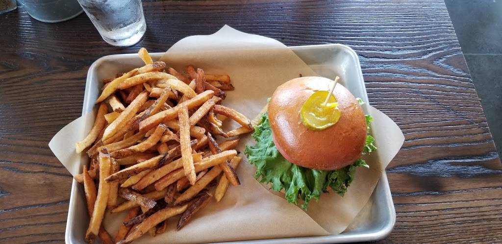 Broderick Roadhouse | restaurant | 185 Placerville Rd, Folsom, CA 95630, USA | 9169869785 OR +1 916-986-9785