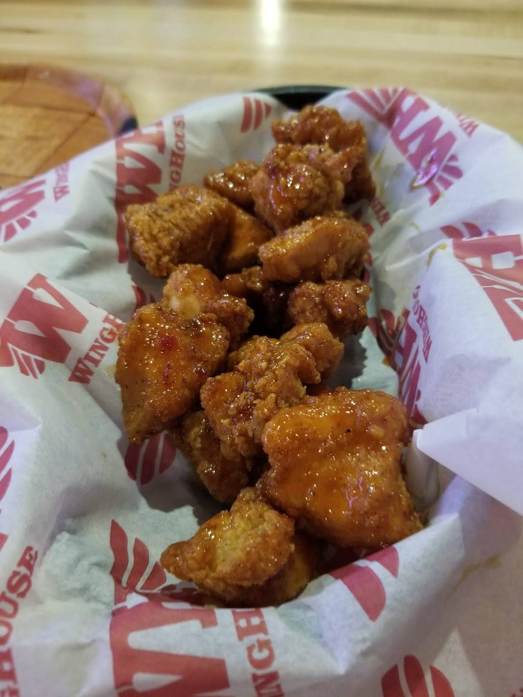 The WingHouse of Tampa | restaurant | 8001 W Hillsborough Ave, Tampa, FL 33615, USA | 8138069464 OR +1 813-806-9464