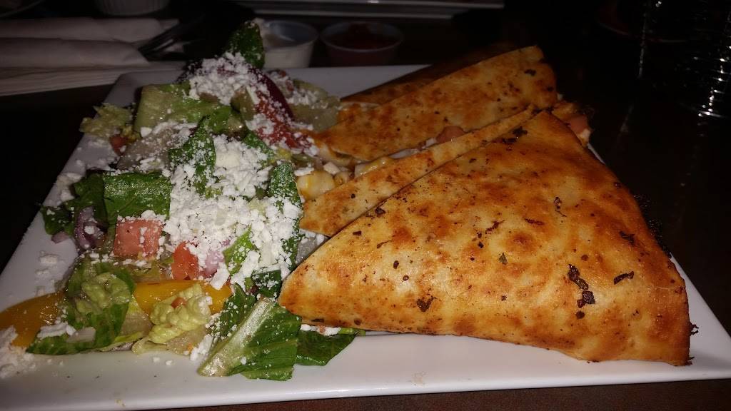 Cravins Chill & Grill | restaurant | 460 Exmouth St, Sarnia, ON N7T 5P3, Canada | 5193440004 OR +1 519-344-0004