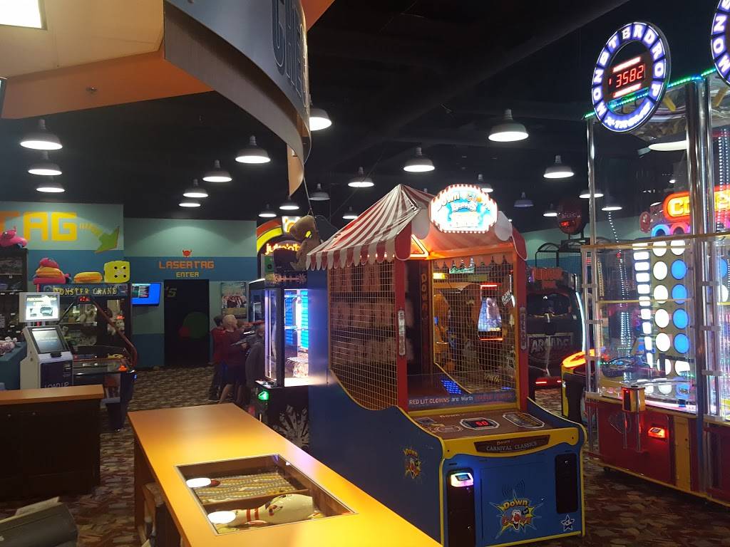 Incredible Mos | restaurant | 1355 Silver Lake Crossings Blvd, Grawn, MI 49637, USA | 2319441355 OR +1 231-944-1355