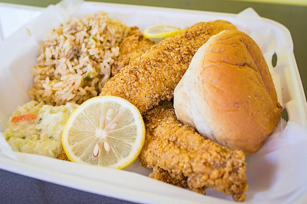 Surfs Up Maywood Chicken & Fish | restaurant | 713 Roosevelt Rd, Maywood, IL 60153, USA | 7084838748 OR +1 708-483-8748