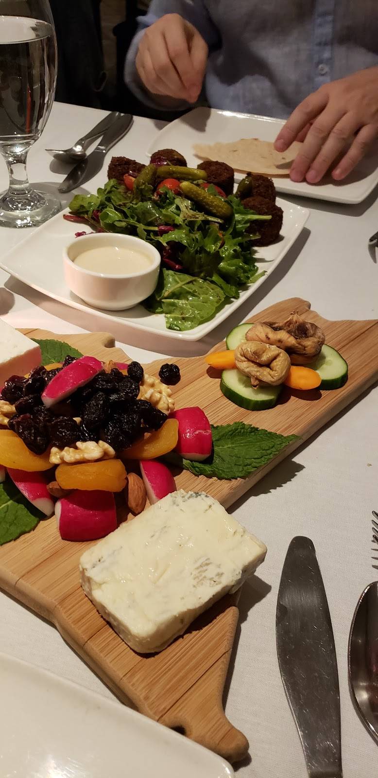 Shiraz Kitchen & Wine Bar | restaurant | 83 E Main St, Elmsford, NY 10523, USA | 9143456111 OR +1 914-345-6111