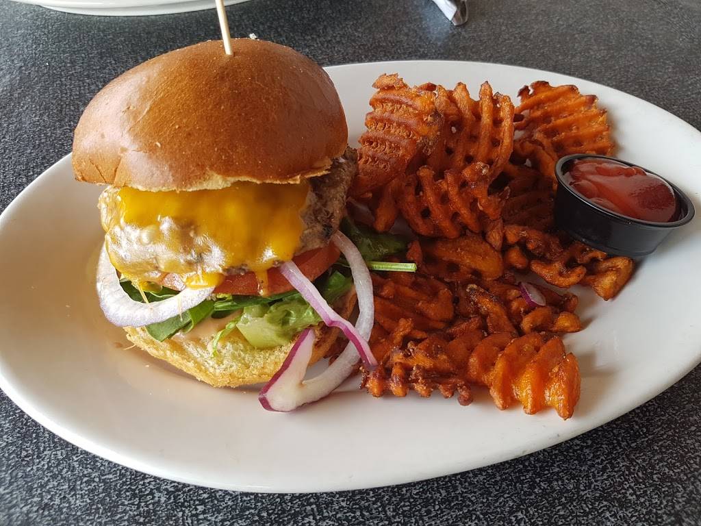 Smokin Burgers & Lounge | restaurant | 1775 E Palm Canyon Dr #220, Palm Springs, CA 92264, USA | 7608835999 OR +1 760-883-5999