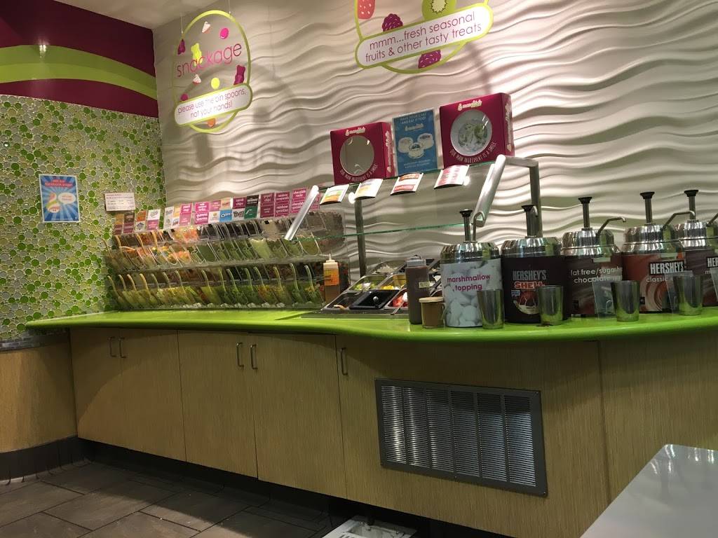 Menchies Frozen Yogurt | bakery | 20968 Ventura Blvd, Woodland Hills, CA 91364, USA | 8188871777 OR +1 818-887-1777