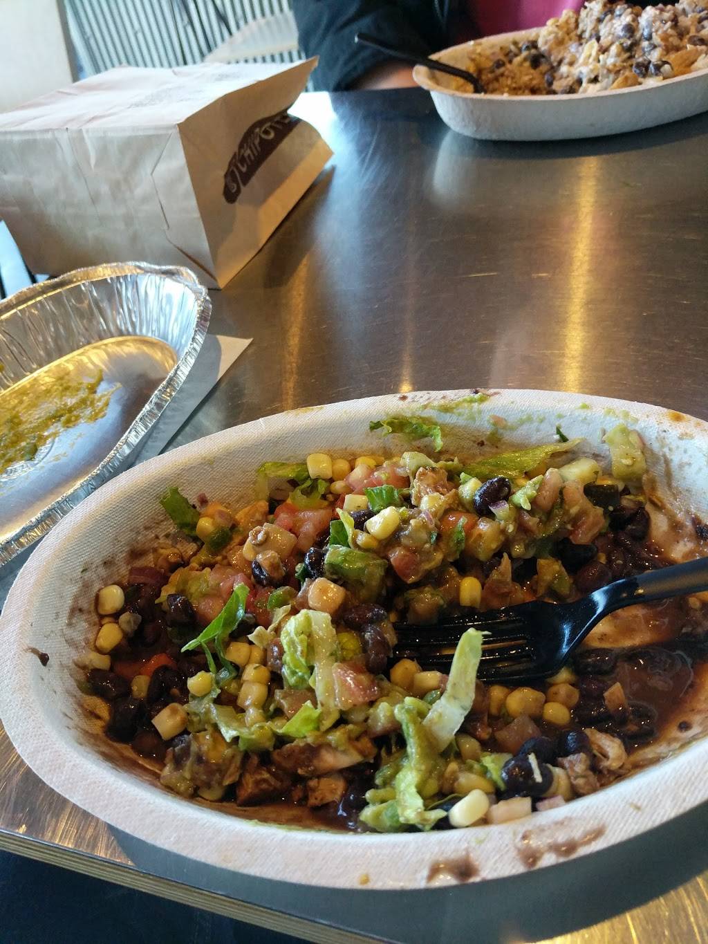 Chipotle Mexican Grill | restaurant | 6317 Multiplex Dr Ste A, Centreville, VA 20121, USA | 7038301438 OR +1 703-830-1438