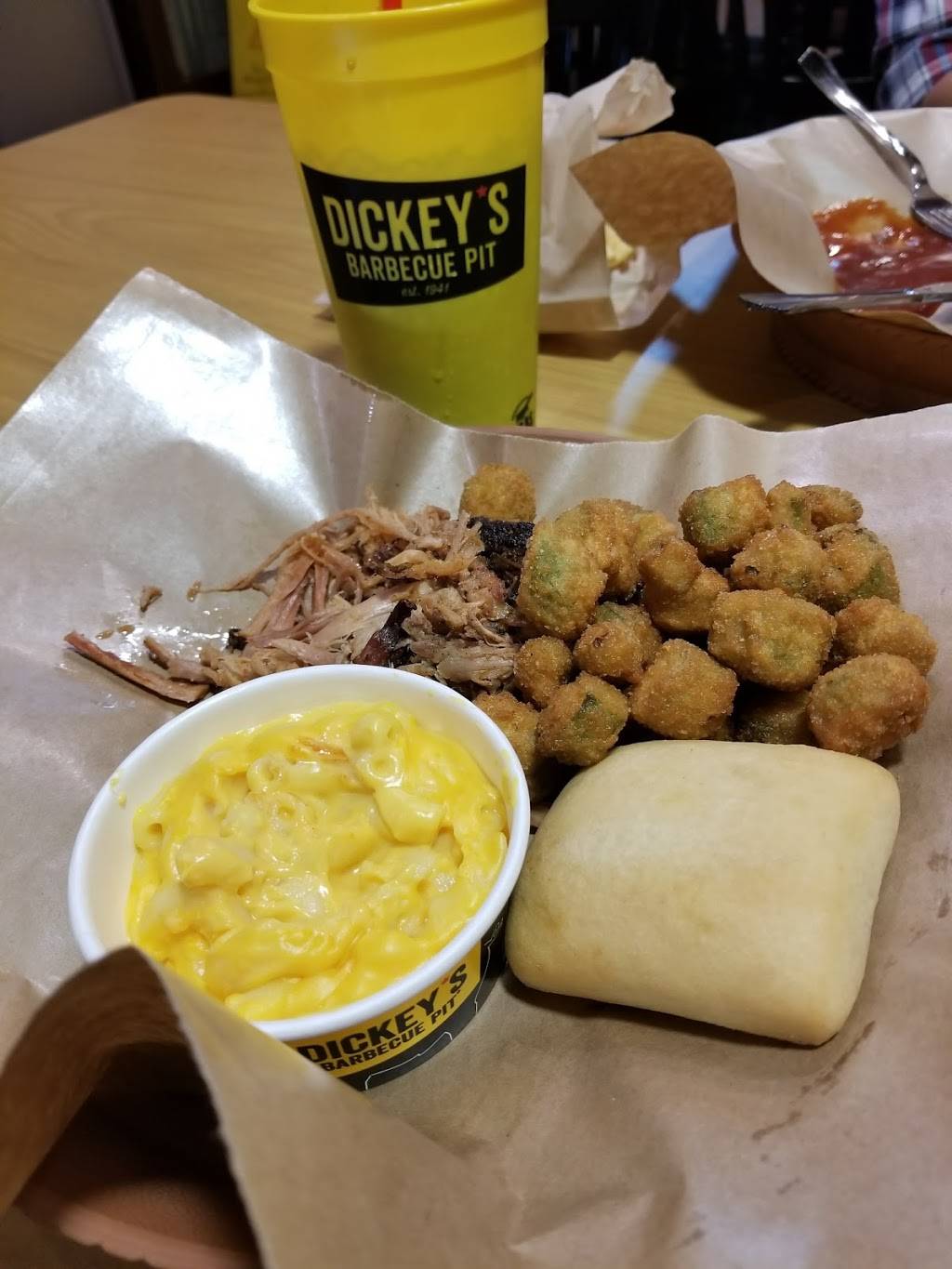 Dickeys Barbecue Pit | restaurant | 5110 Laguna Blvd Ste 120, Elk Grove, CA 95758, USA | 2793337857 OR +1 279-333-7857