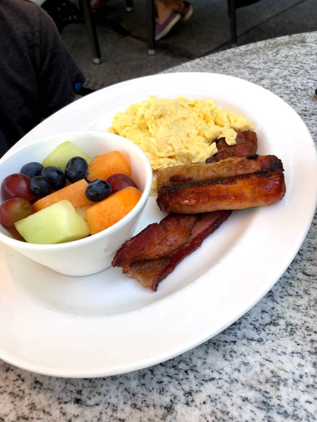 Dinahs Poolside Restaurant | restaurant | 4261 El Camino Real, Palo Alto, CA 94306, USA | 6504932844 OR +1 650-493-2844