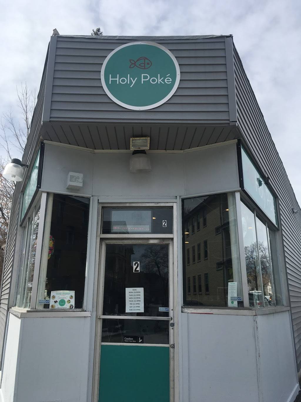 Holy Poke | restaurant | 2 Oliver St, Worcester, MA 01603, USA | 5087554106 OR +1 508-755-4106