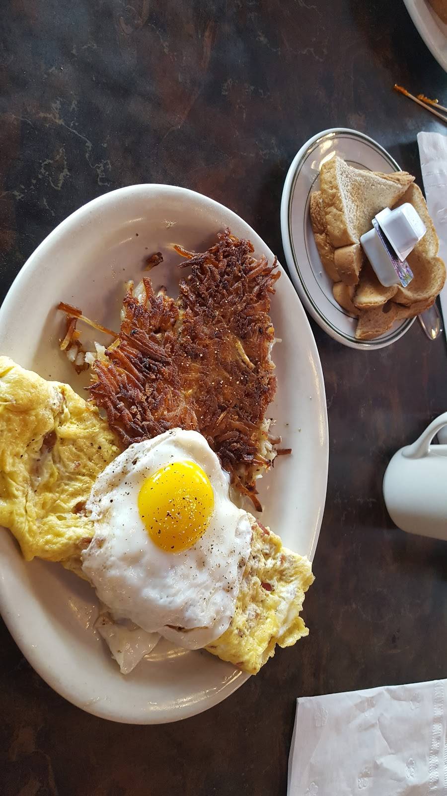 Annas Restaurant | restaurant | 4505 Woodville Rd, Northwood, OH 43619, USA | 4196981516 OR +1 419-698-1516