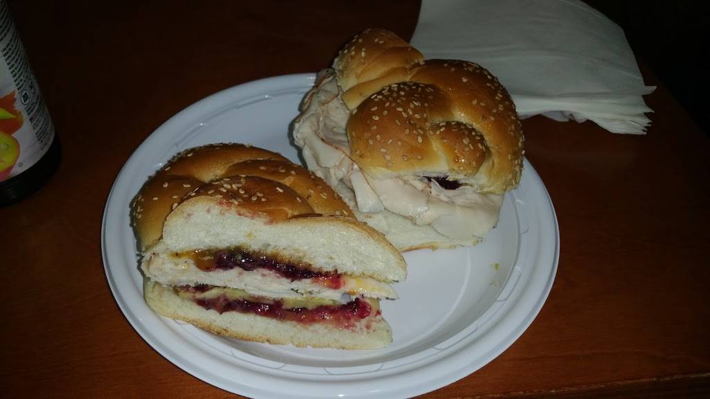 Isabellas Italian Deli | restaurant | 20 Exchange St, Millis, MA 02054, USA | 5083765430 OR +1 508-376-5430