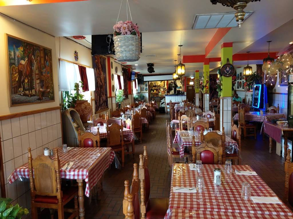 Yolandas Restaurant | restaurant | 3058 S Central Park Ave, Chicago, IL 60623, USA | 7737996667 OR +1 773-799-6667