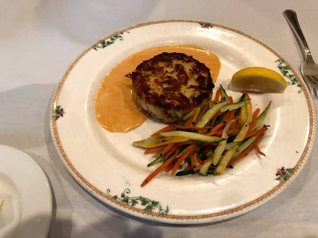 The Monocle Restaurant | restaurant | 107 D St NE, Washington, DC 20002, USA | 2025464488 OR +1 202-546-4488