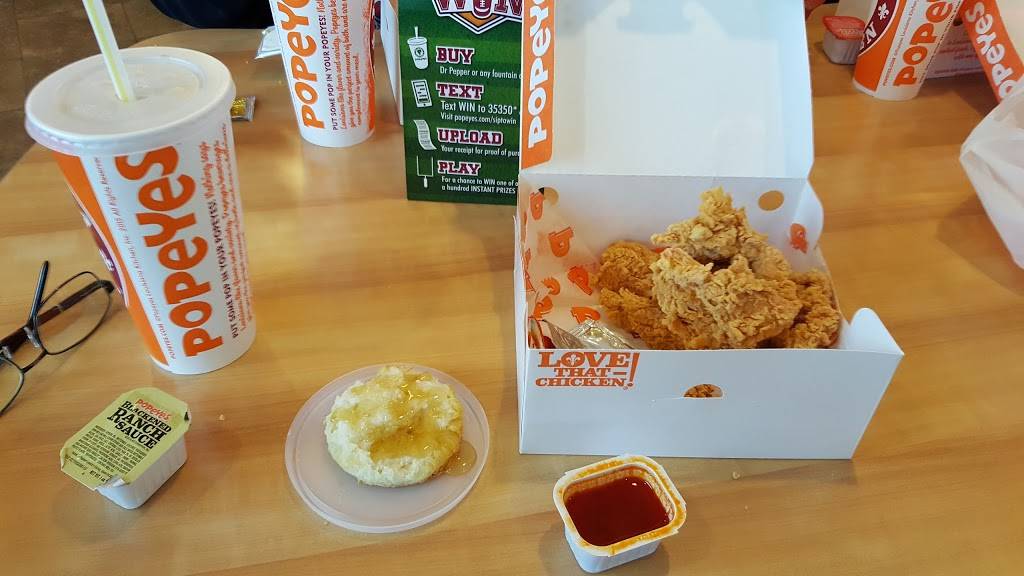 Popeyes Louisiana Kitchen | restaurant | 6161 E 82nd St, Indianapolis, IN 46250, USA | 3178450548 OR +1 317-845-0548