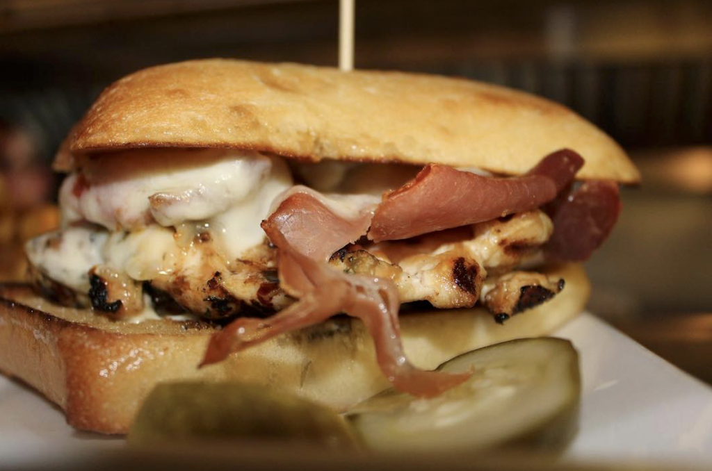 Jos American Bistro | restaurant | 24 Memorial Blvd W, Newport, RI 02840, USA | 4018475506 OR +1 401-847-5506