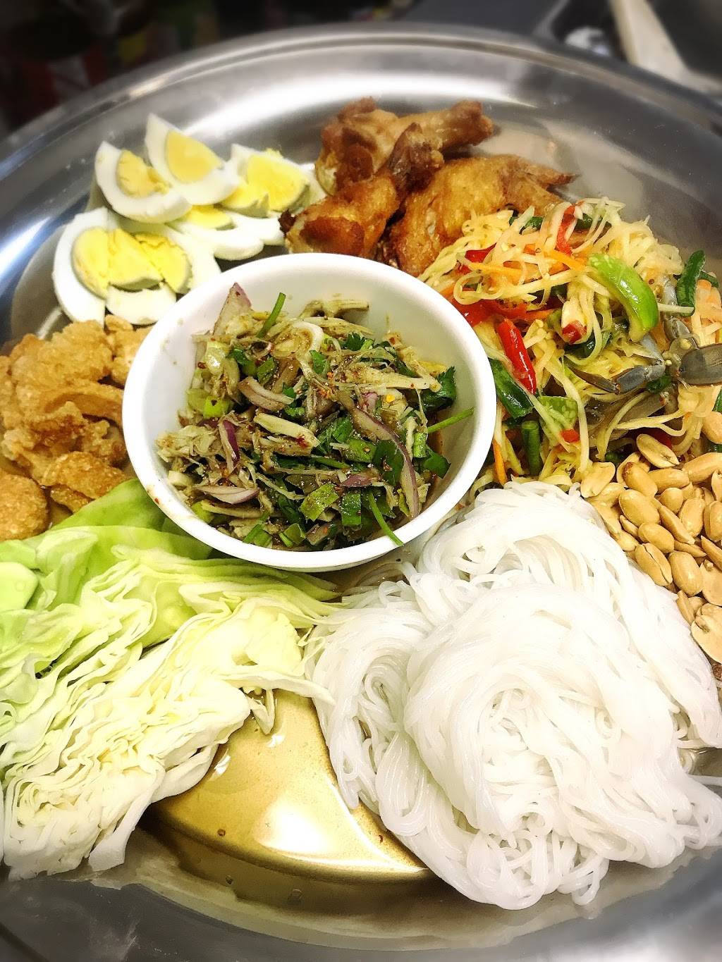 Thai Treasure Restaurant | restaurant | 330 Maple Ave W, Vienna, VA 22180, USA | 7032723683 OR +1 703-272-3683