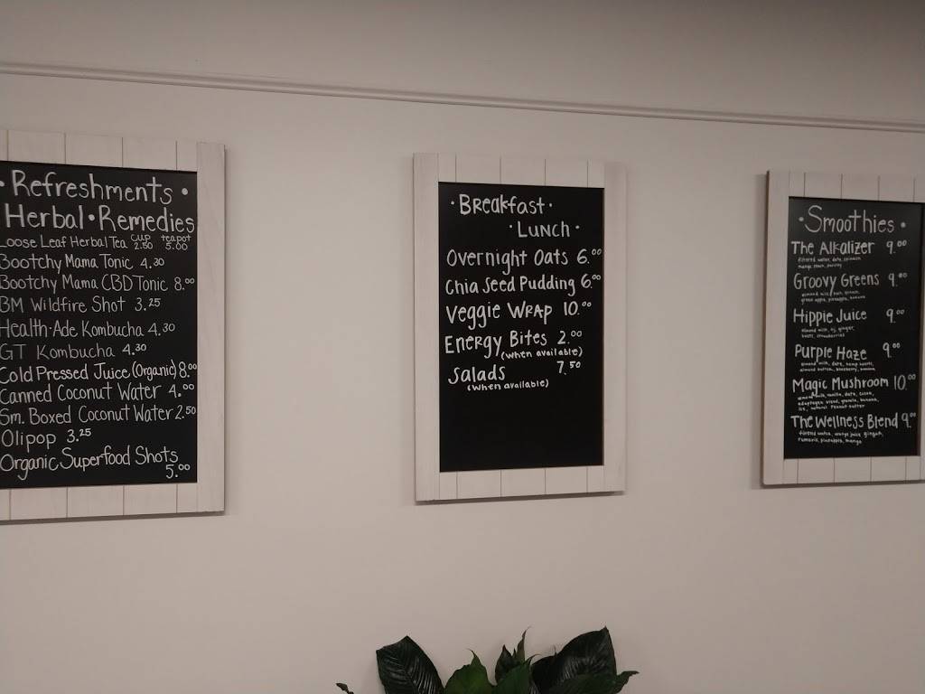 The Wholesome Hippie | restaurant | 4075 Erie St, Willoughby, OH 44094, USA | 4405108900 OR +1 440-510-8900