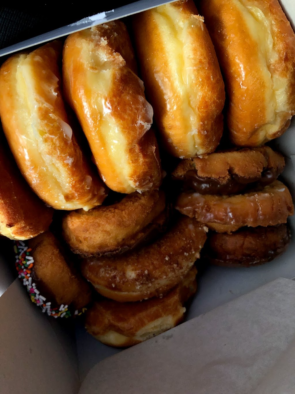 Fairway Park Donuts | bakery | 31125 Mission Blvd, Hayward, CA 94544, USA | 5104313143 OR +1 510-431-3143