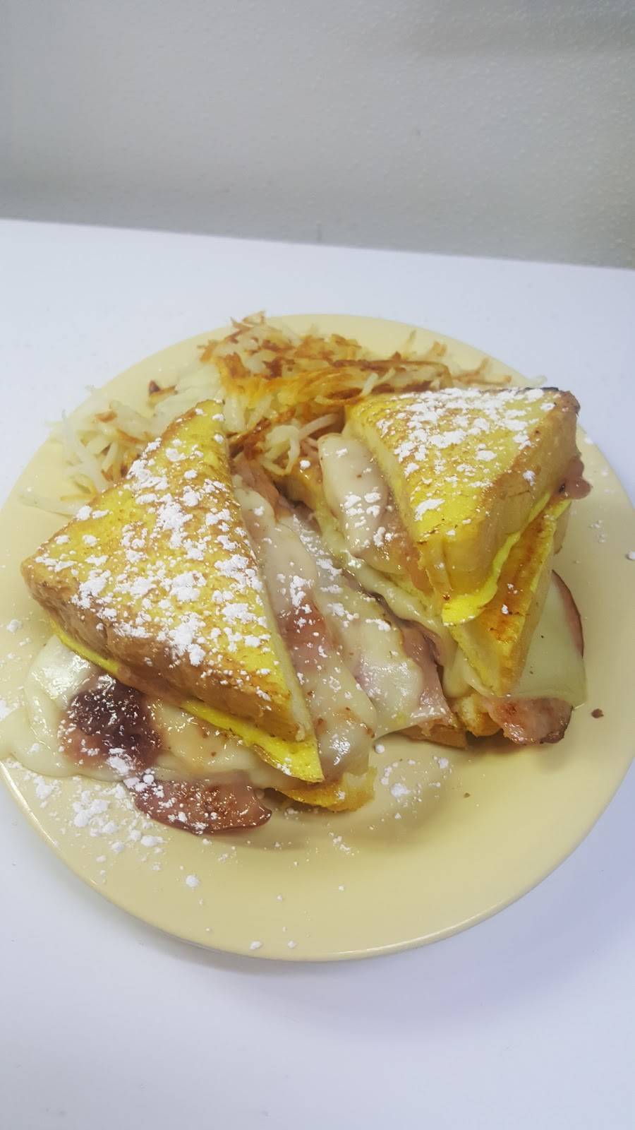 Juliannas Restaurant | restaurant | 2105 Lake St, Kalamazoo, MI 49001, USA | 2693450220 OR +1 269-345-0220