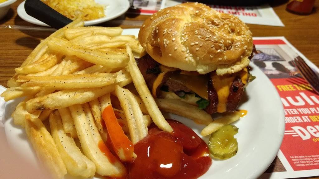 Dennys | restaurant | 2894 S Oneida St, Green Bay, WI 54304, USA | 9204946604 OR +1 920-494-6604