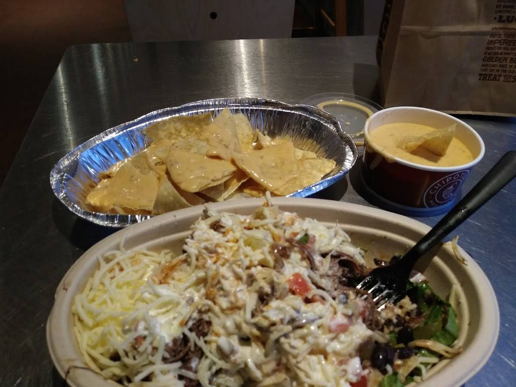 Chipotle Mexican Grill | restaurant | 4625 E 96th St, Indianapolis, IN 46240, USA | 3175758292 OR +1 317-575-8292