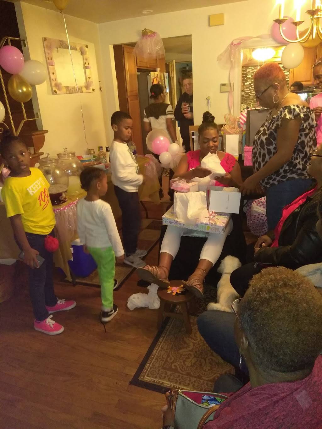 Tienda Y Taqueria Mi Abuelita | restaurant | 627 Arch St, Norristown, PA 19401, USA | 6103133131 OR +1 610-313-3131