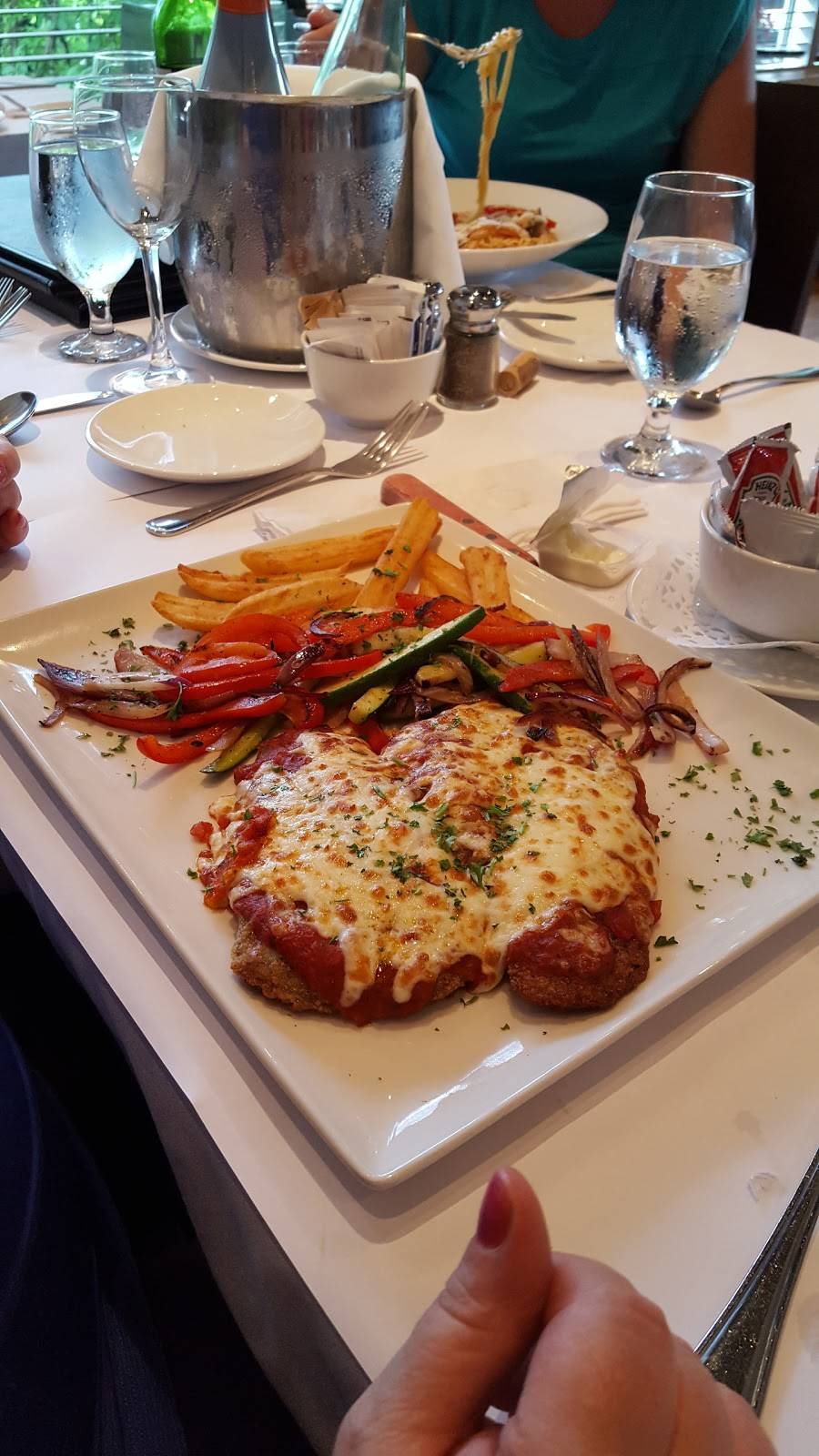 Giorgio Ristorante | restaurant | 20 Boulevard de Mortagne, Boucherville, QC J4B 5K6, Canada | 4506551222 OR +1 450-655-1222