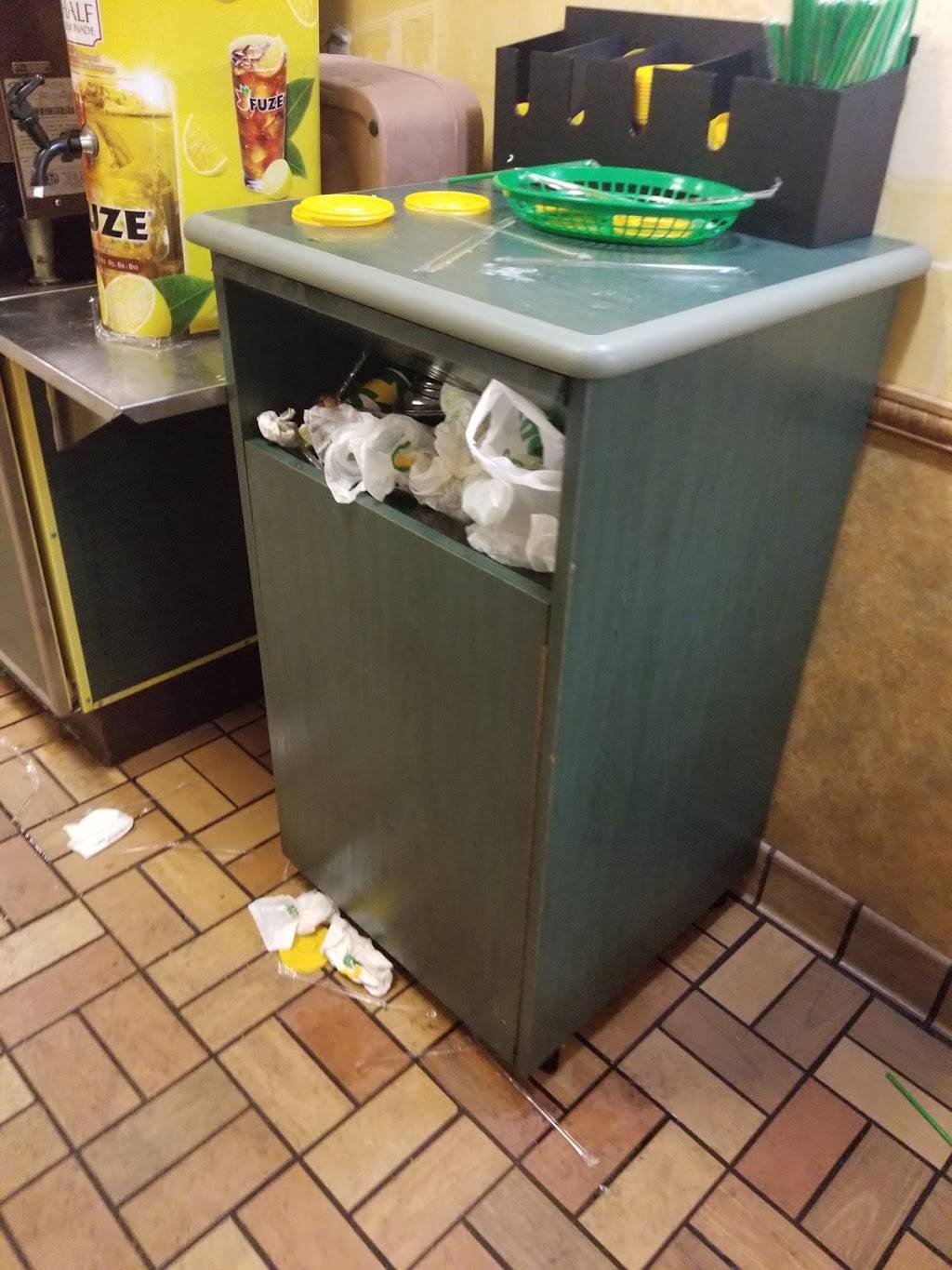 Subway Restaurants | restaurant | 25 Market Square, Knoxville, TN 37902, USA | 8655249446 OR +1 865-524-9446