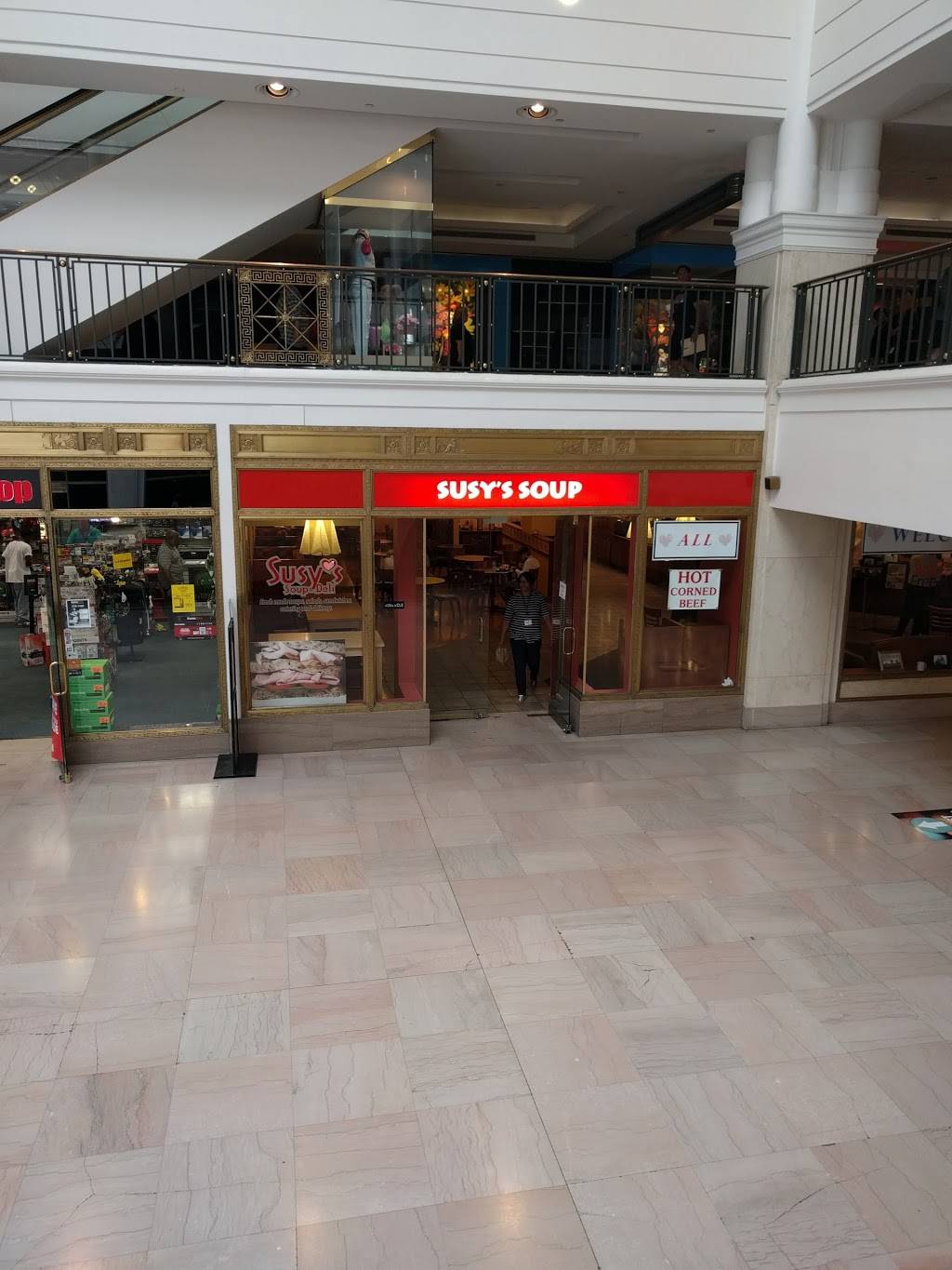 Susys Soup | restaurant | 230 Huron Rd E, Cleveland, OH 44113, USA | 2167717792 OR +1 216-771-7792