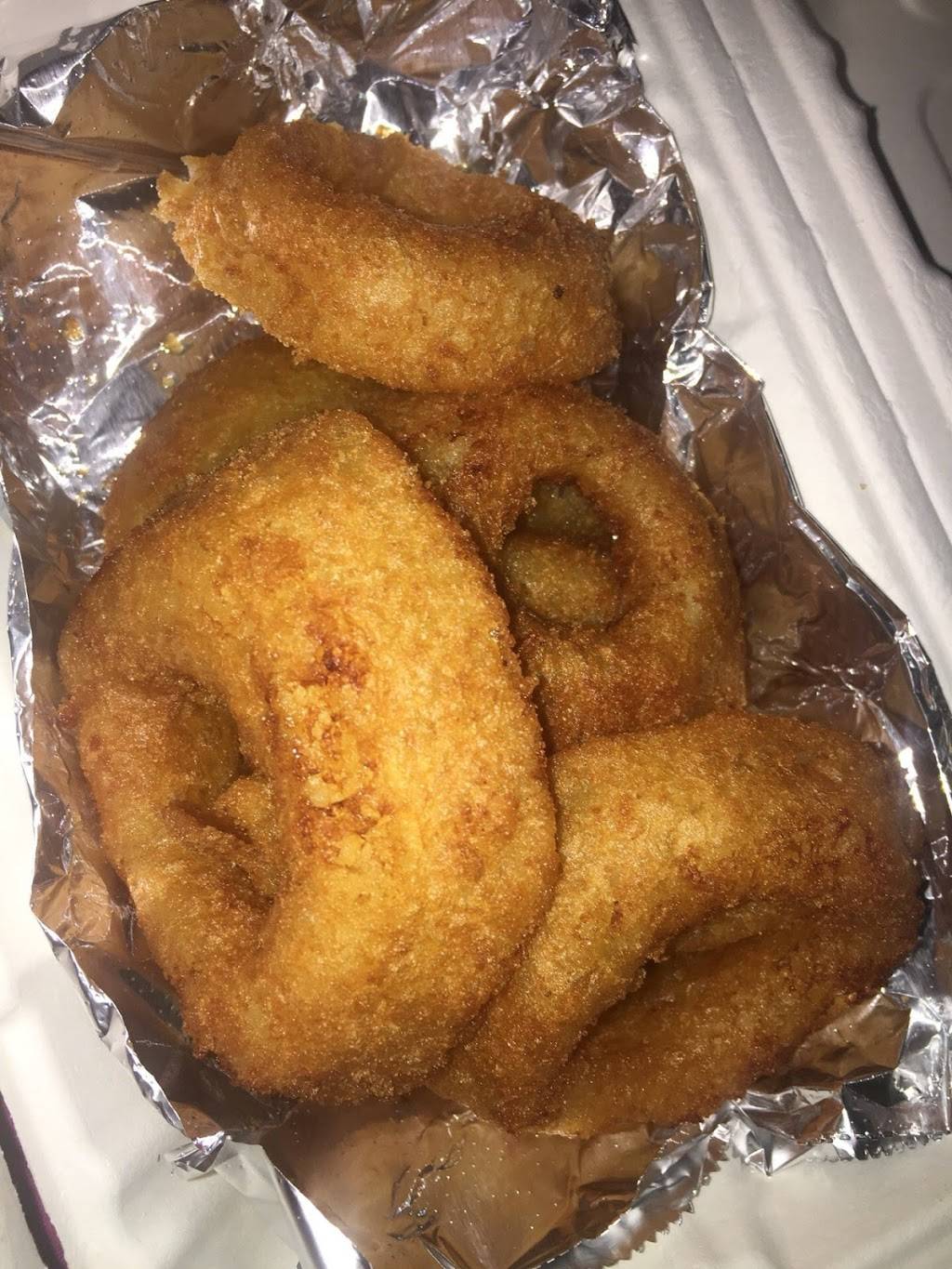 Me Moms Soulfood Cafe | restaurant | 15231 Hall Rd, Bowie, MD 20721, USA | 3013831137 OR +1 301-383-1137