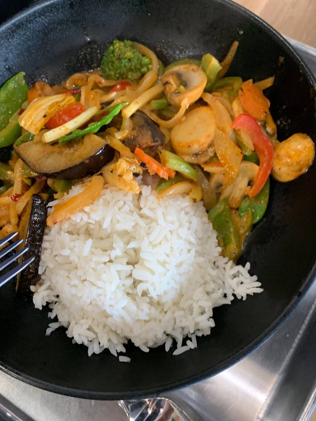 La Thai Cuisine | restaurant | 16351 Ford Rd C-108, Dearborn, MI 48126, USA | 3139145846 OR +1 313-914-5846