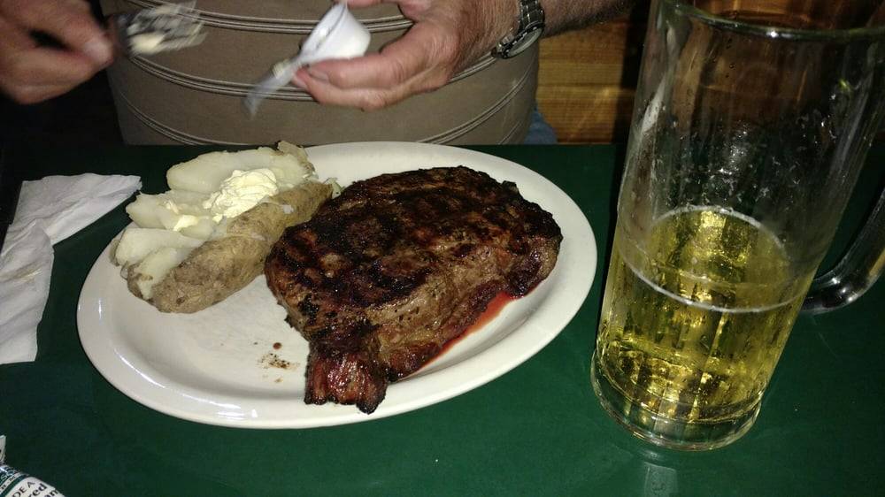 Sams Steakhouse | restaurant | 105 W Trefz Dr, Marshall, IL 62441, USA | 2178268123 OR +1 217-826-8123
