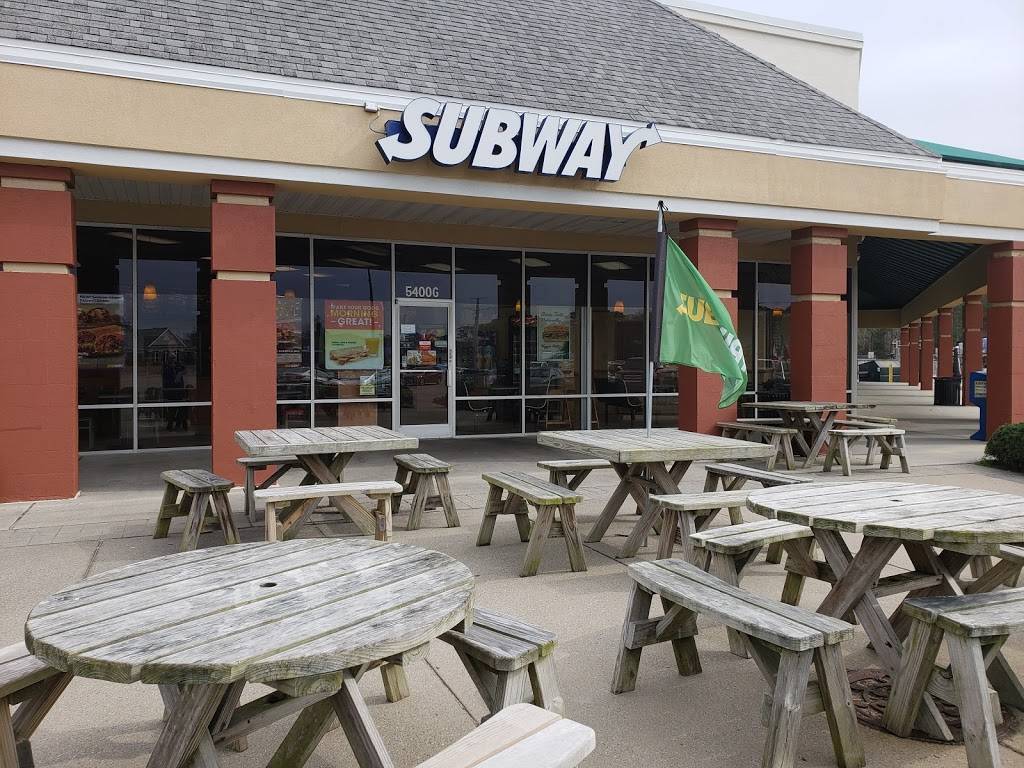 Subway | restaurant | 5400 N Croatan Hwy, Kitty Hawk, NC 27949, USA | 2522550539 OR +1 252-255-0539