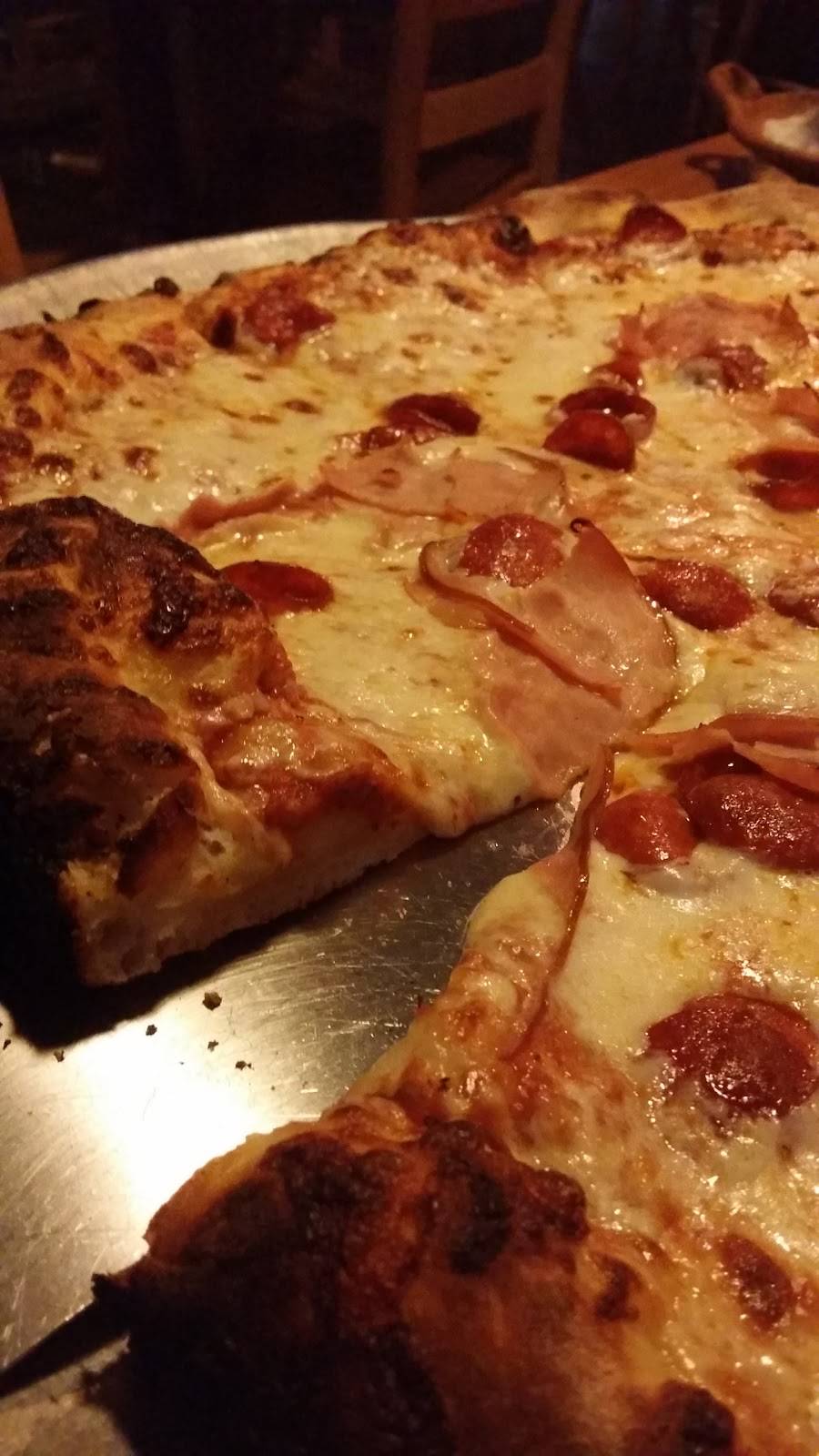 Louies On the Lake | restaurant | 2122, 1659 Lake Rabun Rd, Lakemont, GA 30552, USA | 7067823276 OR +1 706-782-3276