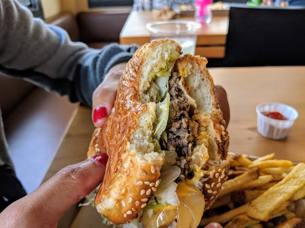 Hi-Way Burger & Fry | restaurant | 3853 24th St, San Francisco, CA 94114, USA | 4156416000 OR +1 415-641-6000