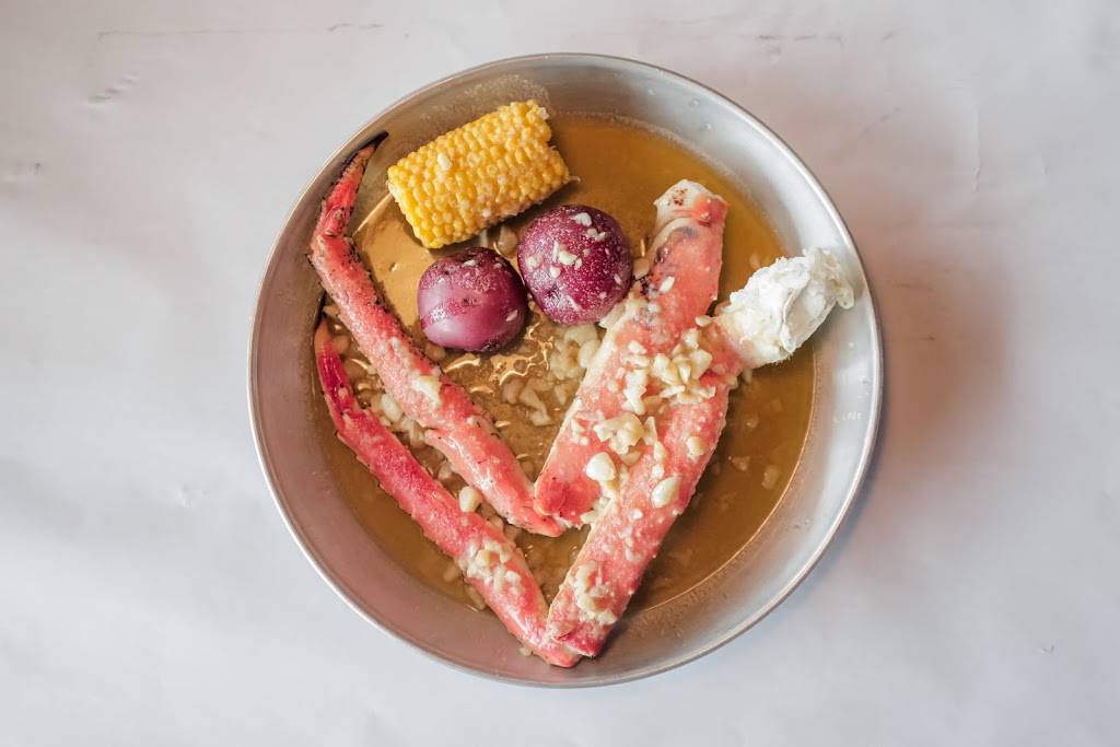 Hook & Reel Cajun Seafood & Bar | restaurant | 1756 Forest Ave store 1, Staten Island, NY 10303, USA | 9178300159 OR +1 917-830-0159