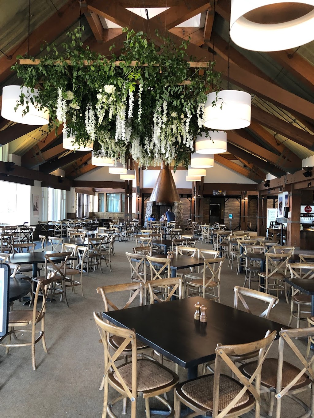 Sundeck | restaurant | 675 E Durant Ave, Aspen, CO 81611, USA | 9709251220 OR +1 970-925-1220