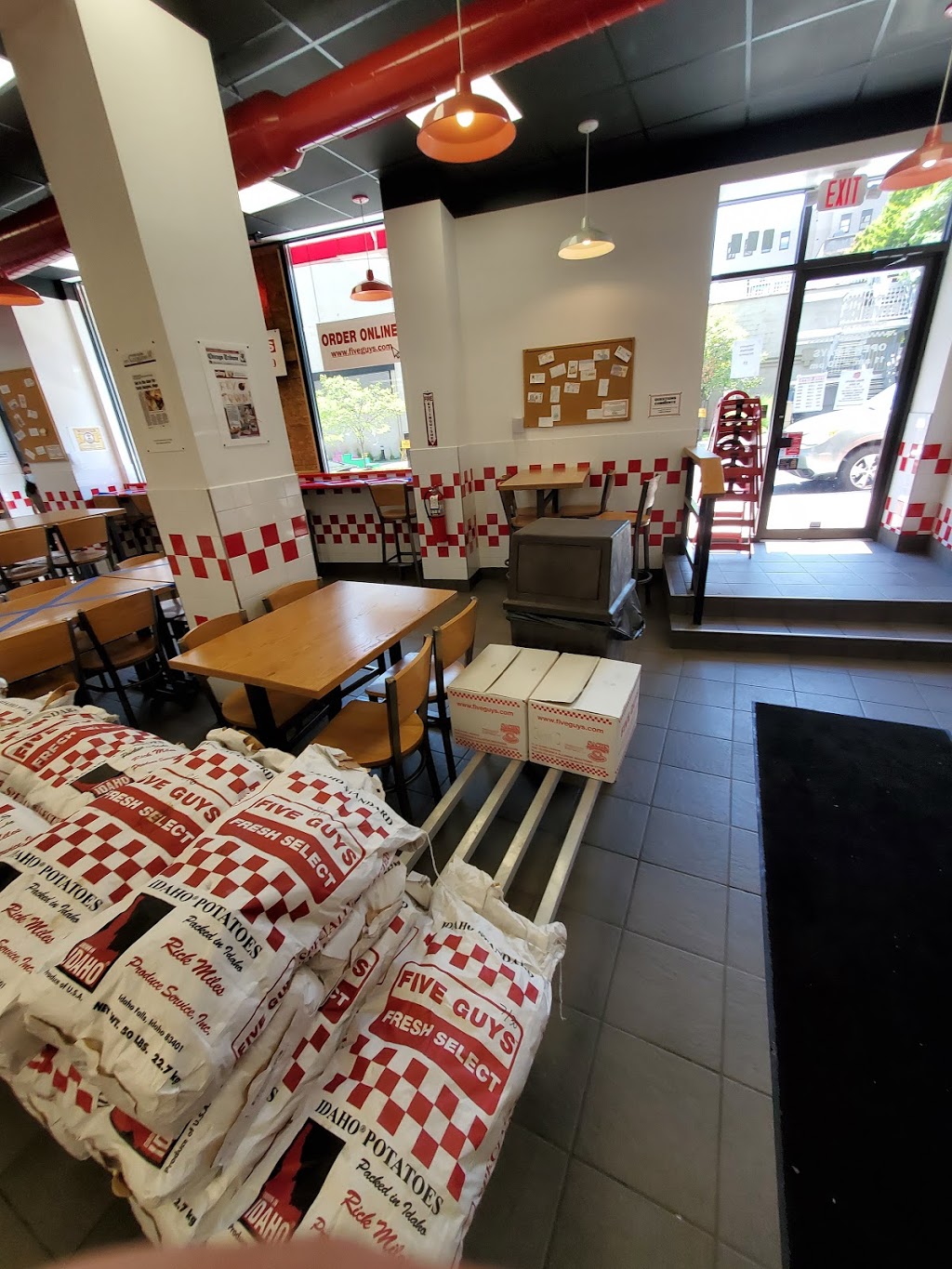 Five Guys | meal takeaway | 117 S Bouquet St, Pittsburgh, PA 15213, USA | 4128027100 OR +1 412-802-7100