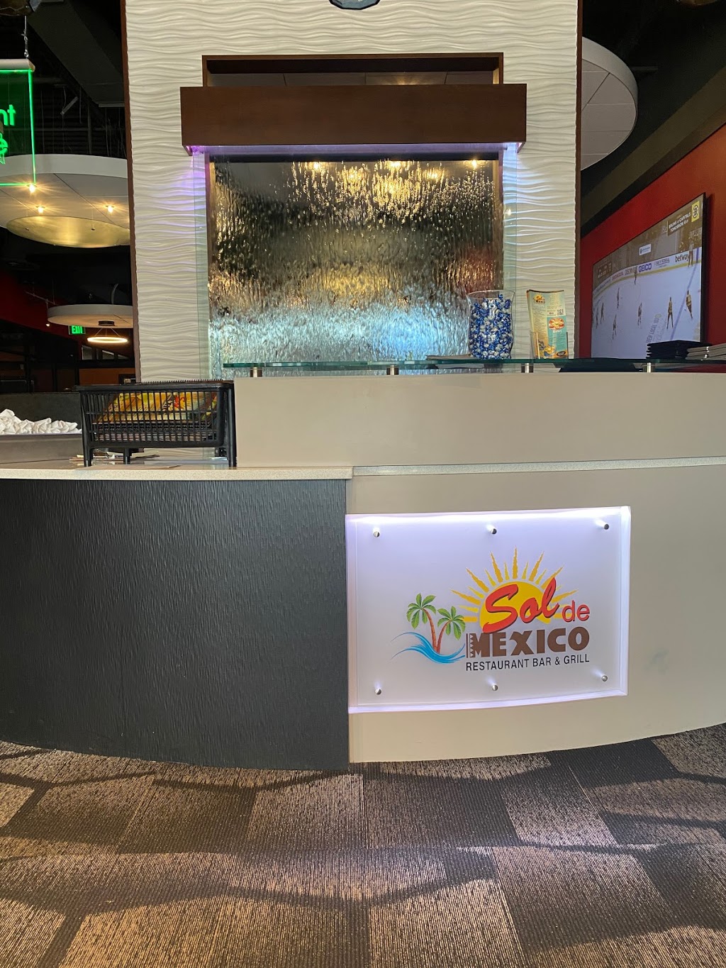 Sol de Mexico Milford | restaurant | East Main Plaza, 350 E Main St, Milford, MA 01757, USA | 5083813473 OR +1 508-381-3473