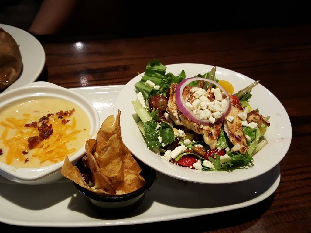 LongHorn Steakhouse | meal takeaway | 7115 Cermak Rd, Berwyn, IL 60402, USA | 7084846350 OR +1 708-484-6350