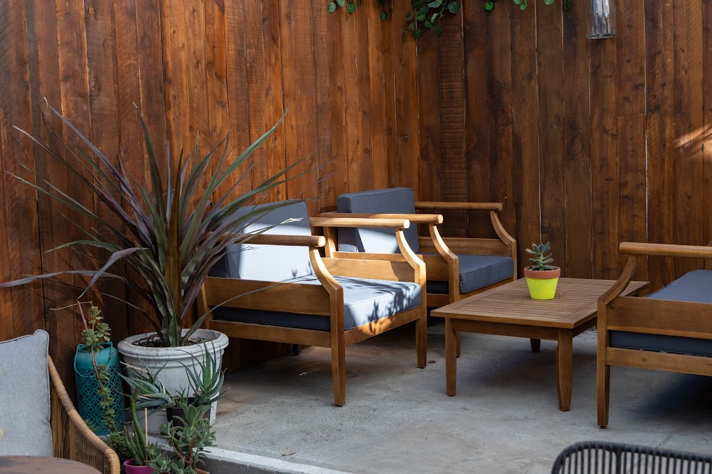 Stone Street Cafe LA | restaurant | 7174 Melrose Ave, Los Angeles, CA 90046, USA | 3234337960 OR +1 323-433-7960