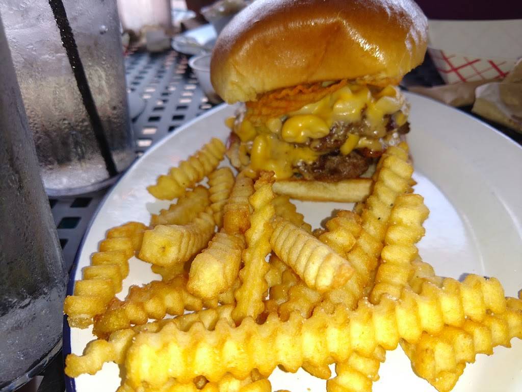 Billy Jacks Shack | restaurant | 218 Commercial Blvd, Lauderdale-By-The-Sea, FL 33308, USA | 9549908671 OR +1 954-990-8671