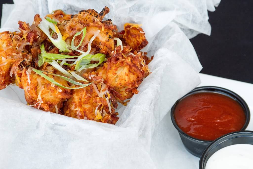 Twenty/20 Taphouse | restaurant | 4520 Everhard Rd NW, Canton, OH 44718, USA | 3308264120 OR +1 330-826-4120