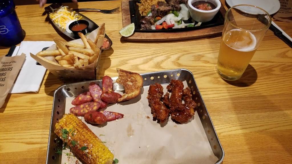 Chilis Grill & Bar | meal takeaway | 10040 W Happy Valley Rd, Peoria, AZ 85383, USA | 6235720107 OR +1 623-572-0107