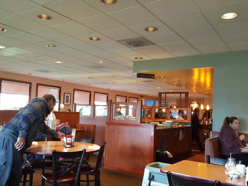 Dennys | restaurant | 3155 Ryan Dr SE, Salem, OR 97301, USA | 5035858424 OR +1 503-585-8424