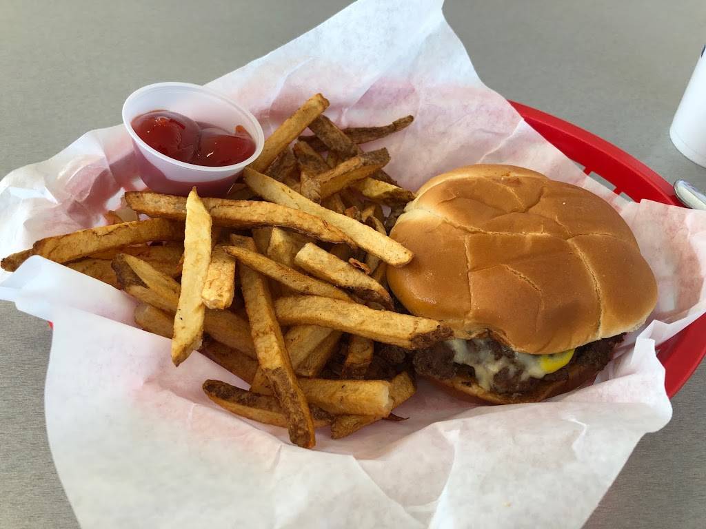 Flying Burger & Seafood | restaurant | 322 E Hawkins Pkwy, Longview, TX 75605, USA | 9034751537 OR +1 903-475-1537