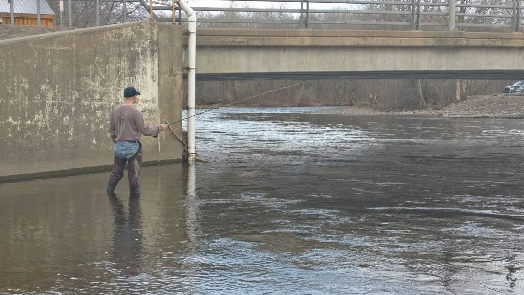 Salmon River Outfitters | restaurant | 44 Bridge St, Altmar, NY 13302, USA | 3152985442 OR +1 315-298-5442